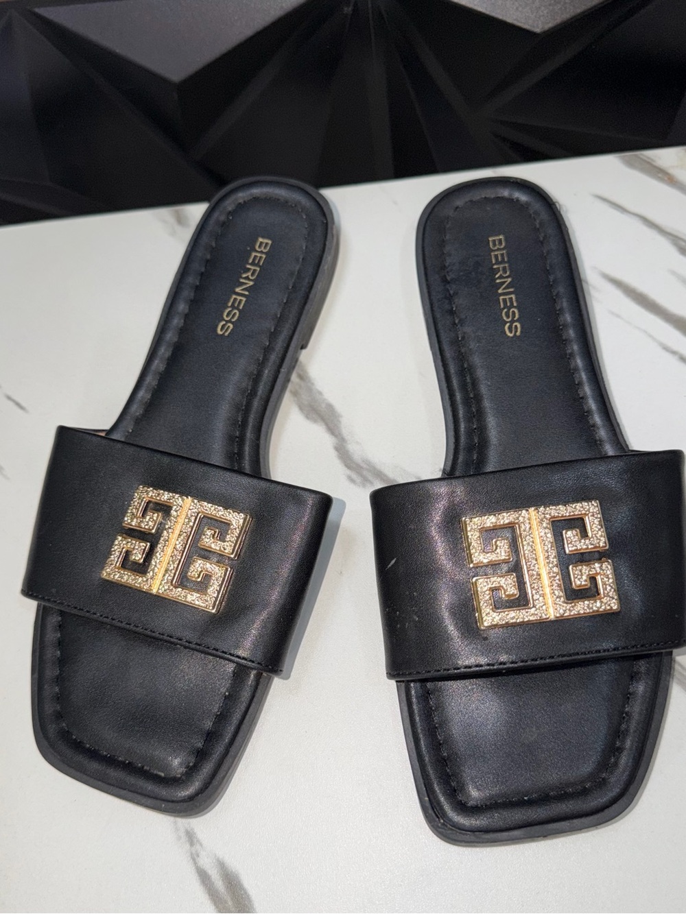 🔥🩴Black Slide Sandals with Gold Embellishment